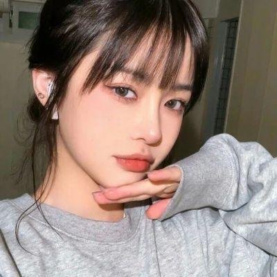 新生代小生素颜现身菜市场，本人沉默不回应，一个月引热议